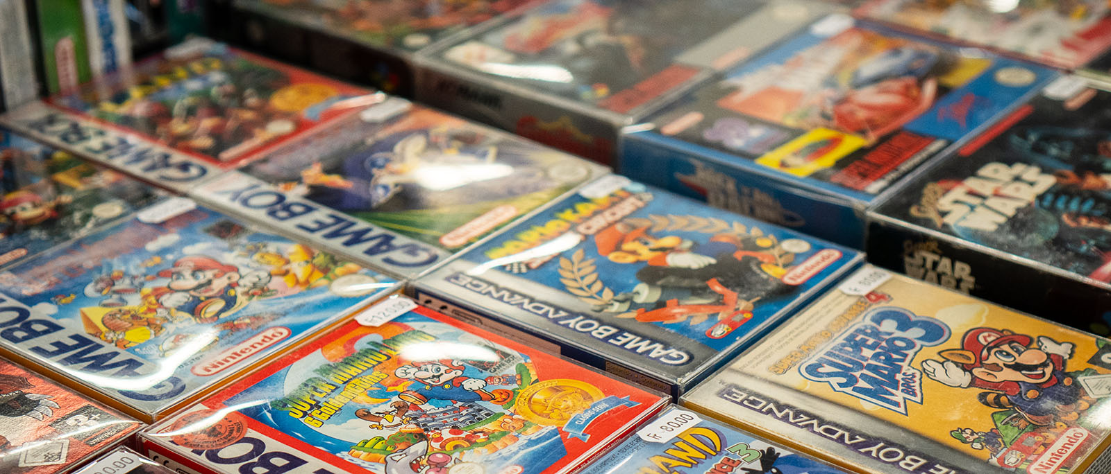 Stimmungsbild einer Auslege an Game Boy, Game Boy Advance und SNES-Games