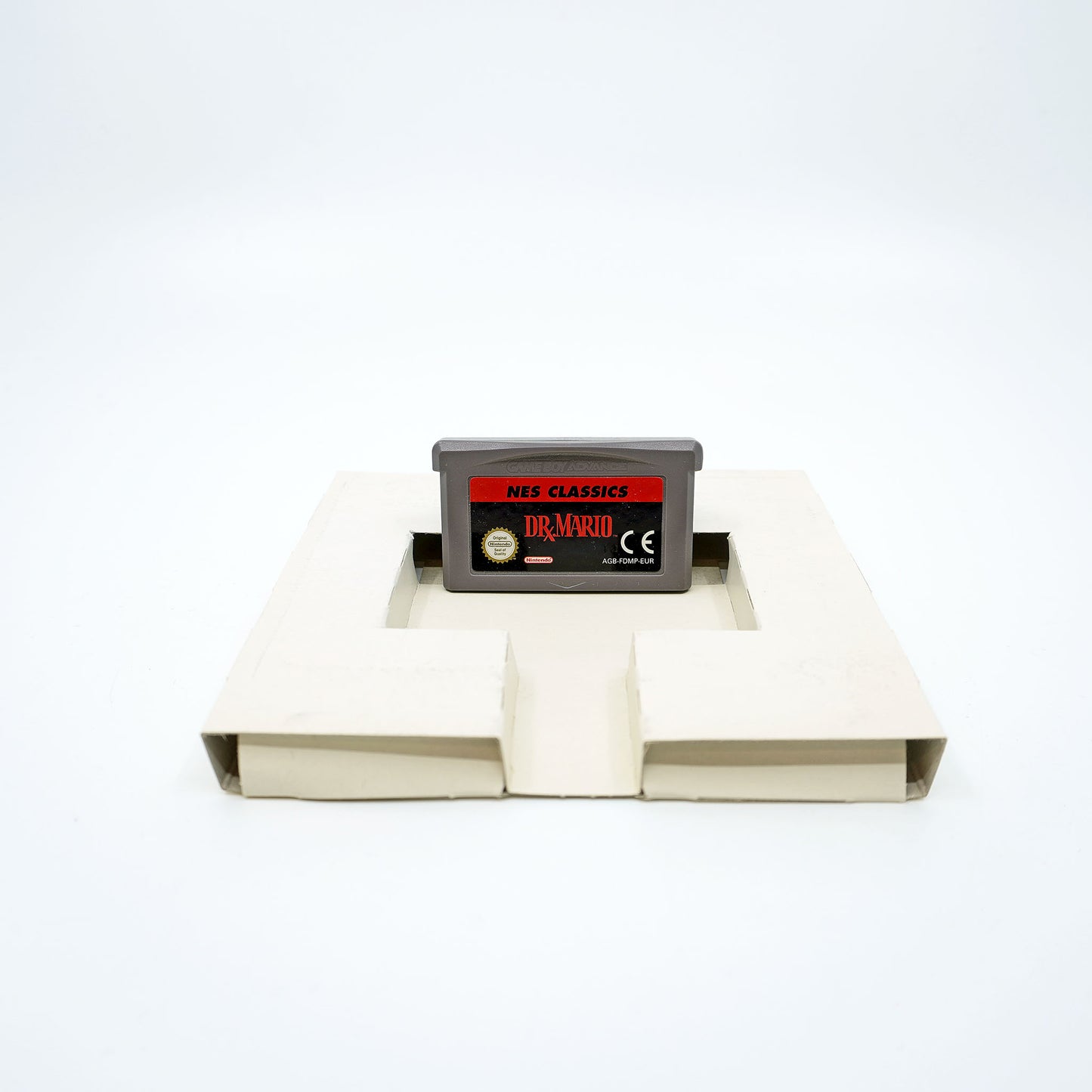 NES Classics: Dr. Mario Game Boy Advance Cartridge - Vorderseite