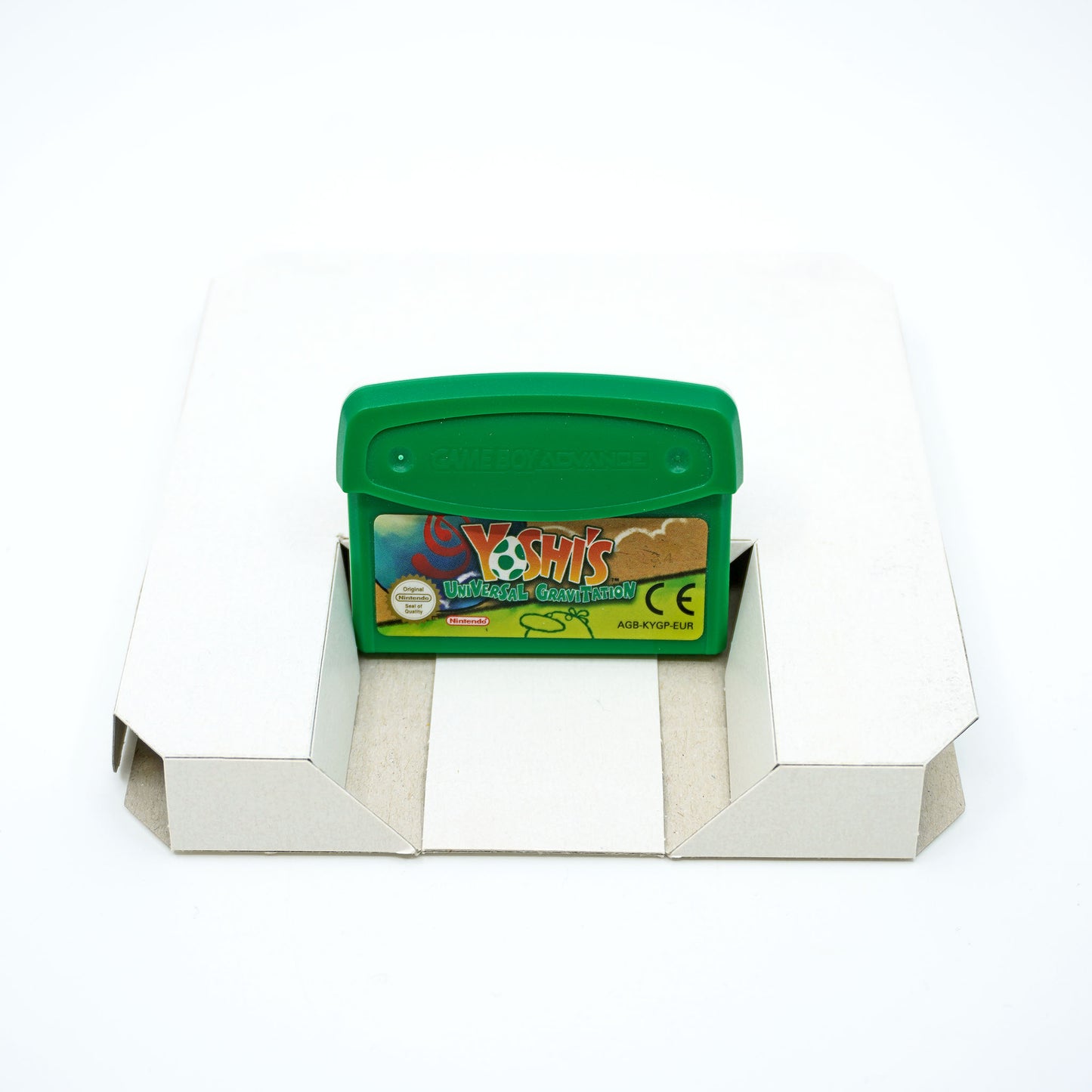 Yoshi's Universal Gravitation Game Boy Advance Cartridge - Vorderseite