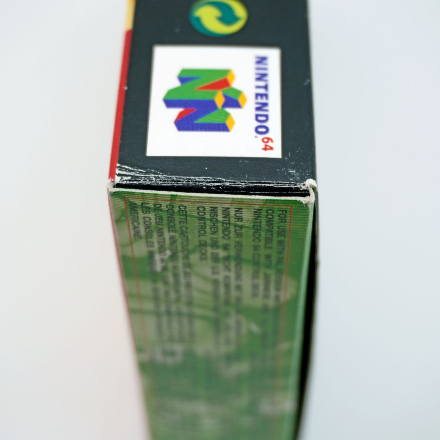 Donkey Kong 64 inkl. Expansion Pak für Nintendo 64 in Originalverpackung - Detailansicht Gebrauchsspuren
